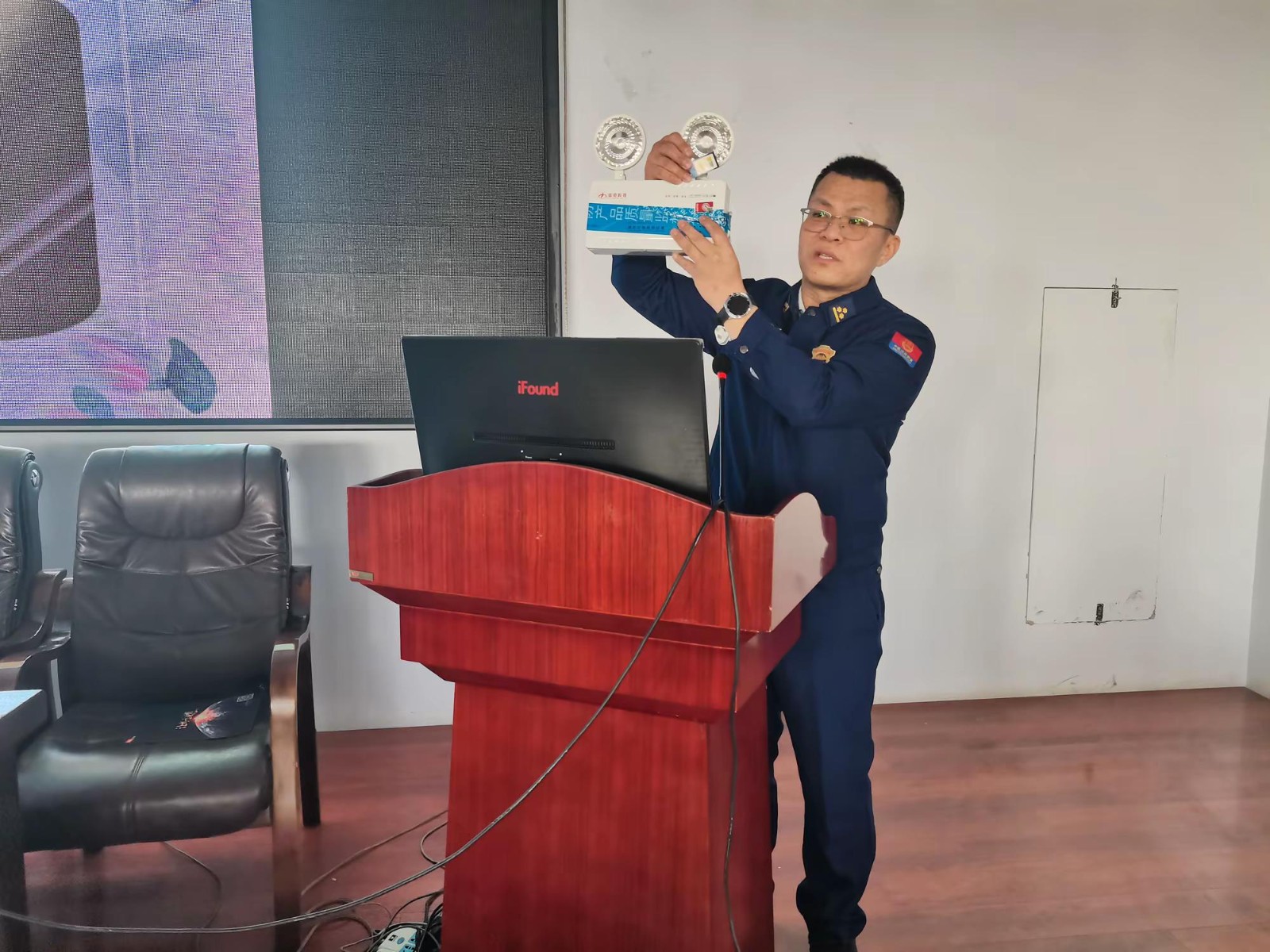 1769504377028030843.jpg 22.jpg